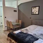 Apartments Top Center